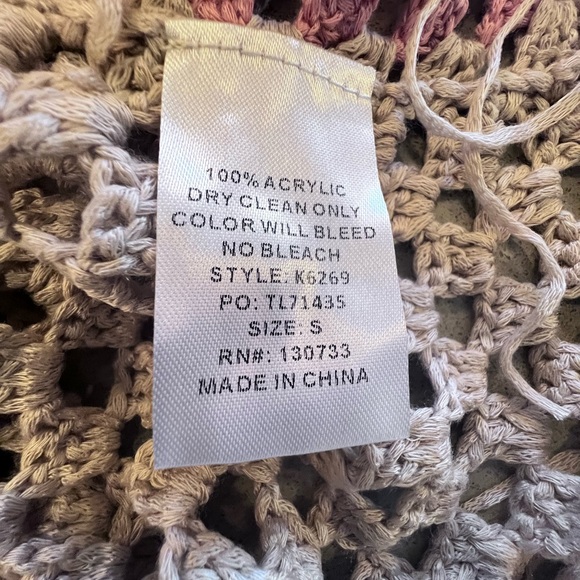 NWT Umgee V-Neck “Celeste” Color Block Taupe Button Detail Crochet Vest Sz Small - Picture 8 of 14